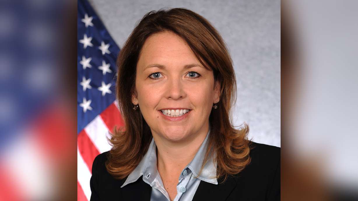 Dana Hyde, of Maryland, was the passenger who died, Connecticut State Police said. Investigators say the violent movements that killed Hyde aboard a private jet this month were multiple times the pull of gravity and were not caused by the weather.