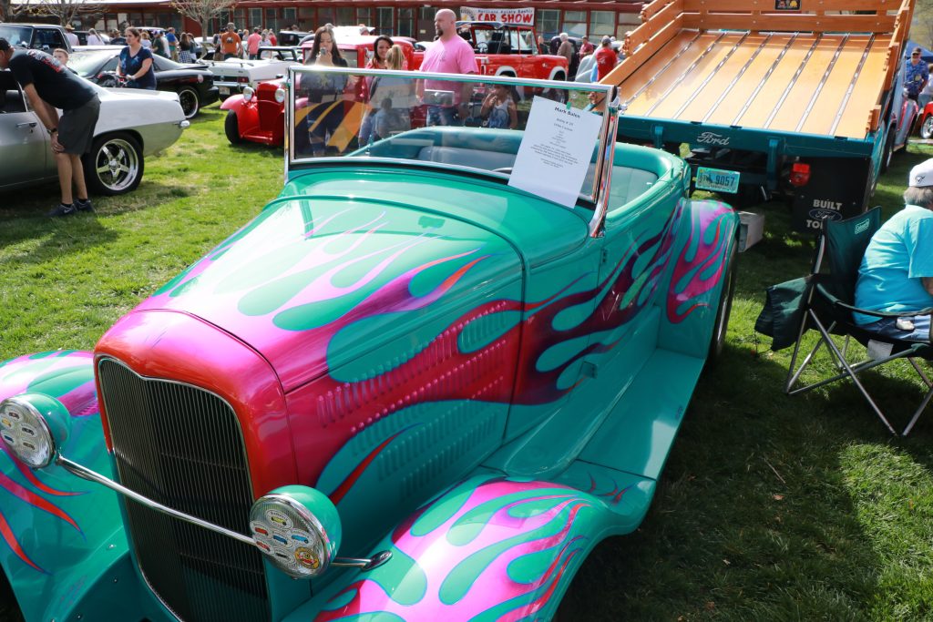 Hurricane's Easter Car Show boasts better food, more vendors and louder