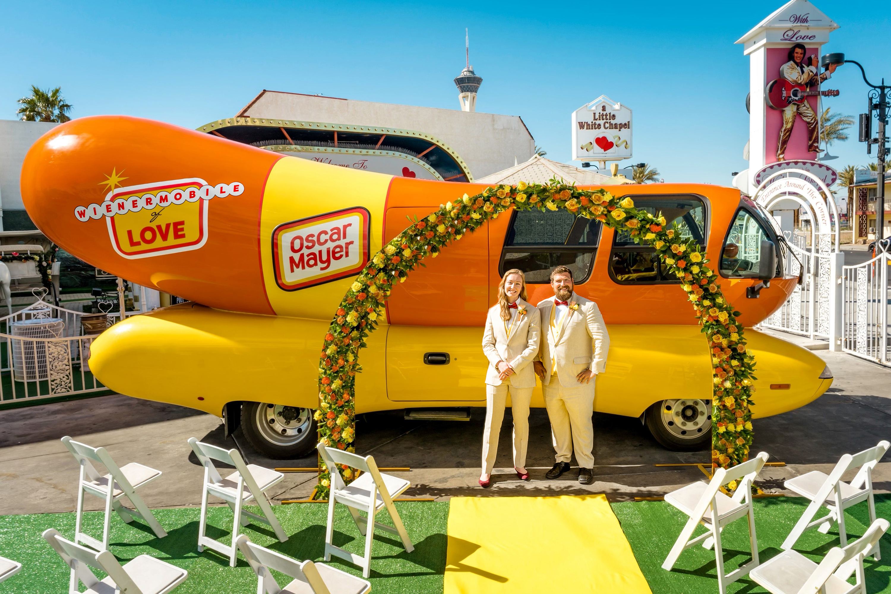 Weddings at the Oscar Mayer "Wienermobile of Love" in Las Vegas will be free of charge.
