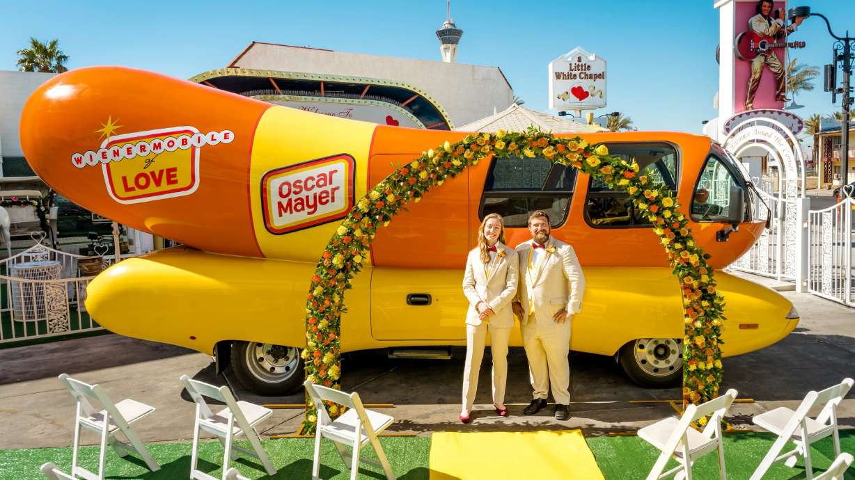 Weddings at the Oscar Mayer "Wienermobile of Love" in Las Vegas will be free of charge.