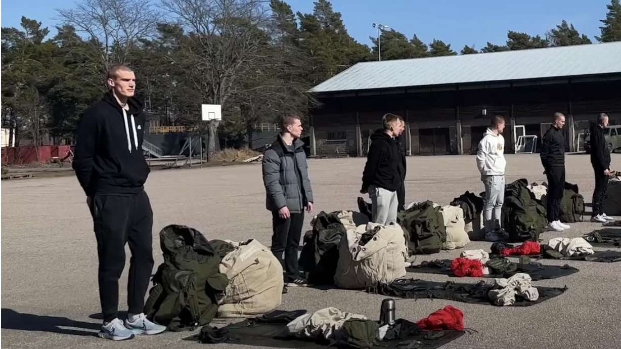 Lauri Markkanen reports for military service.
