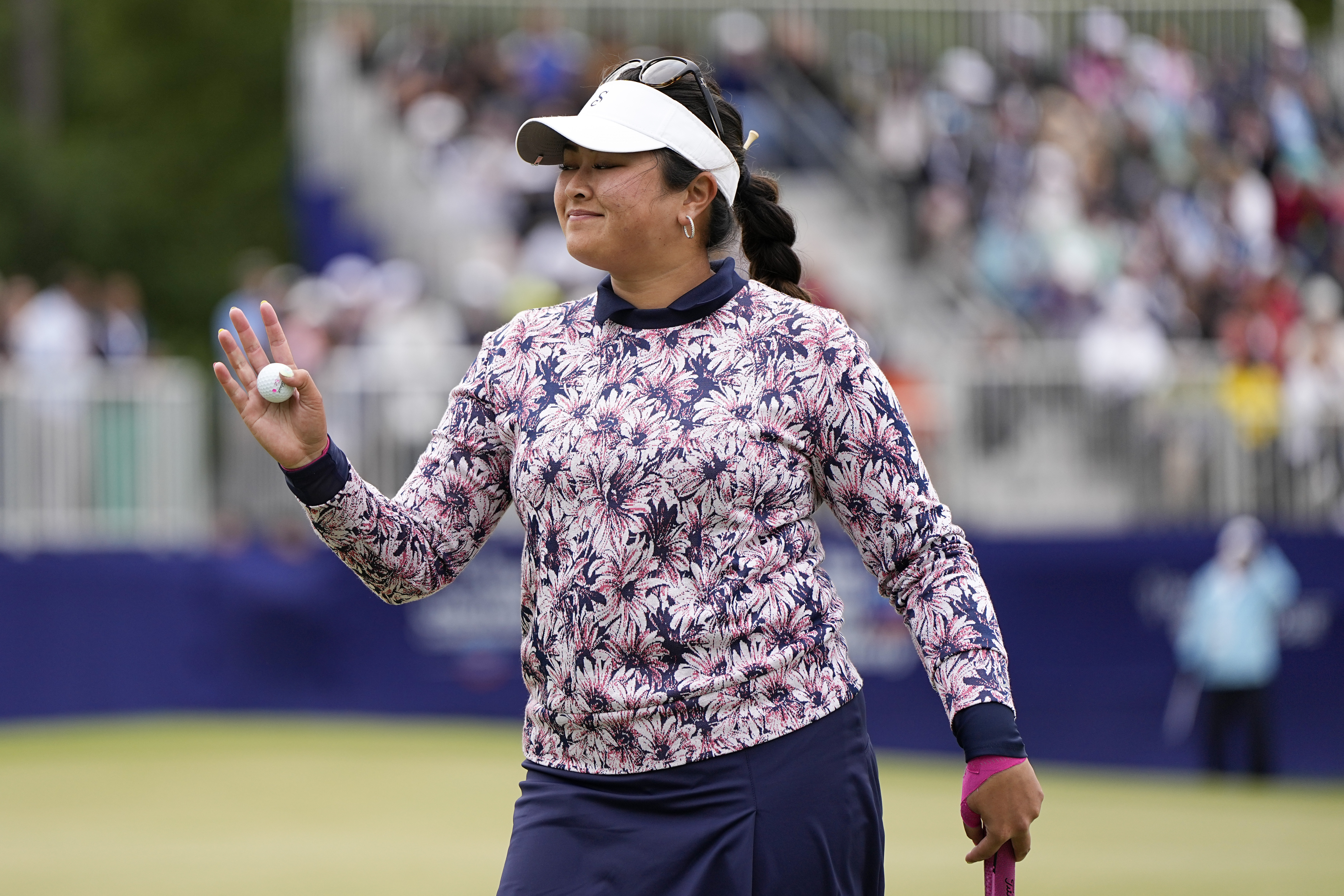 Lilia Vu waves on the 18th hole during the final round of the Chevron Championship women's golf tournament at The Club at Carlton Woods on Sunday, April 23, 2023, in The Woodlands, Texas. 