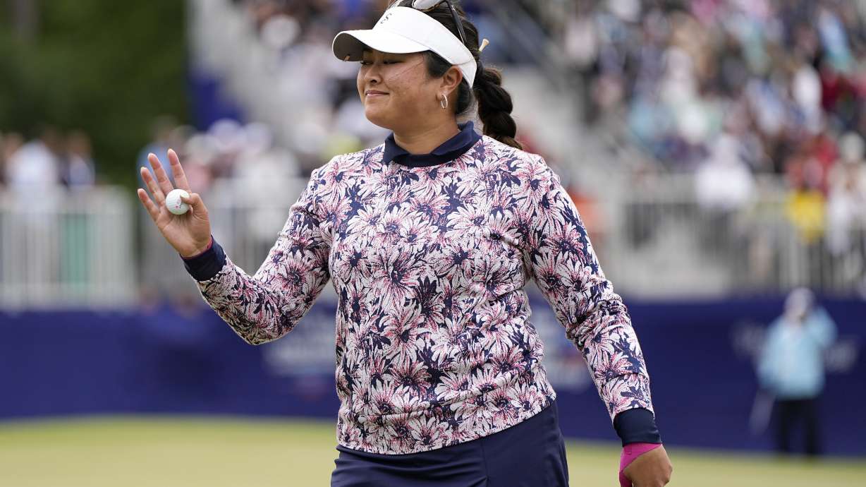 Lilia Vu waves on the 18th hole during the final round of the Chevron Championship women's golf tournament at The Club at Carlton Woods on Sunday, April 23, 2023, in The Woodlands, Texas.