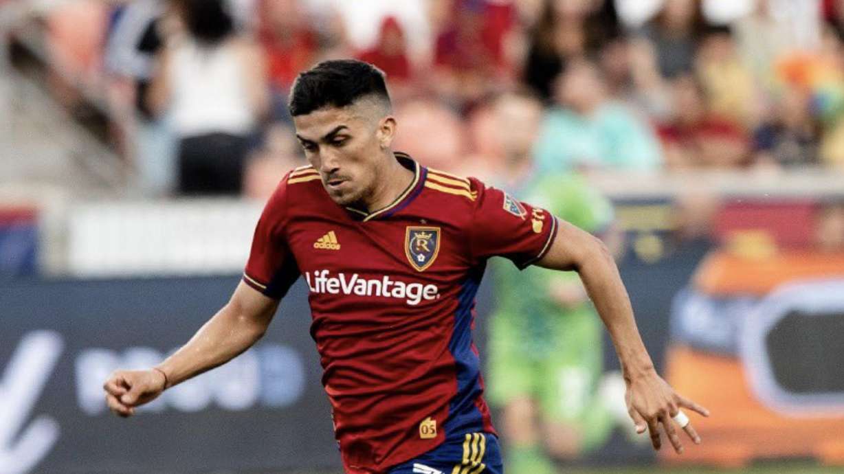 Pablo Ruiz dribbles against the Seattle Sounders at America First Field.