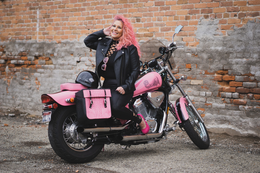 Beth Tafoya loves motorcycles and she’s participating in a competition that will give her the chance to build one with a former reality TV star.