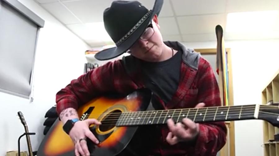 LGBTQ+ teens tend to suffer more from mental illness and suicide ideation, study shows