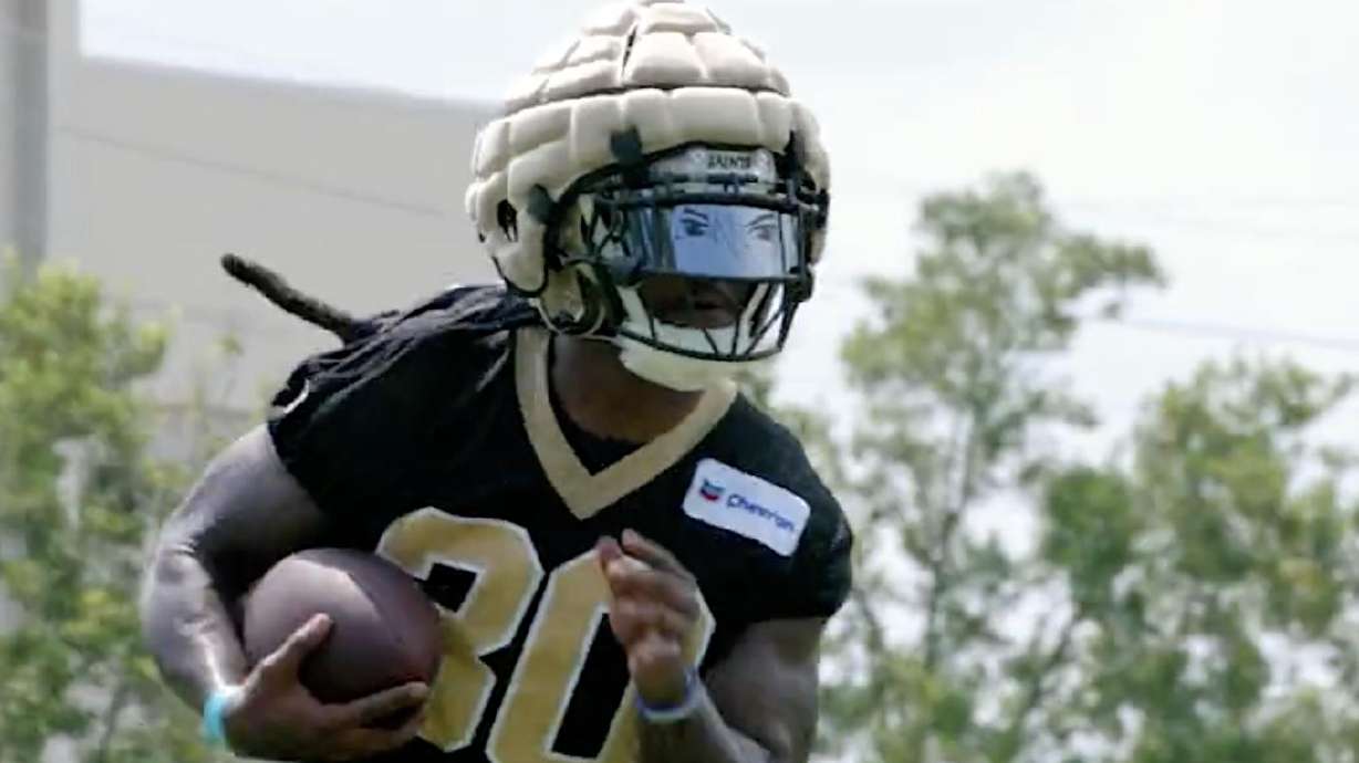 Jamaal Williams wears anime-inspried visor at practice.
