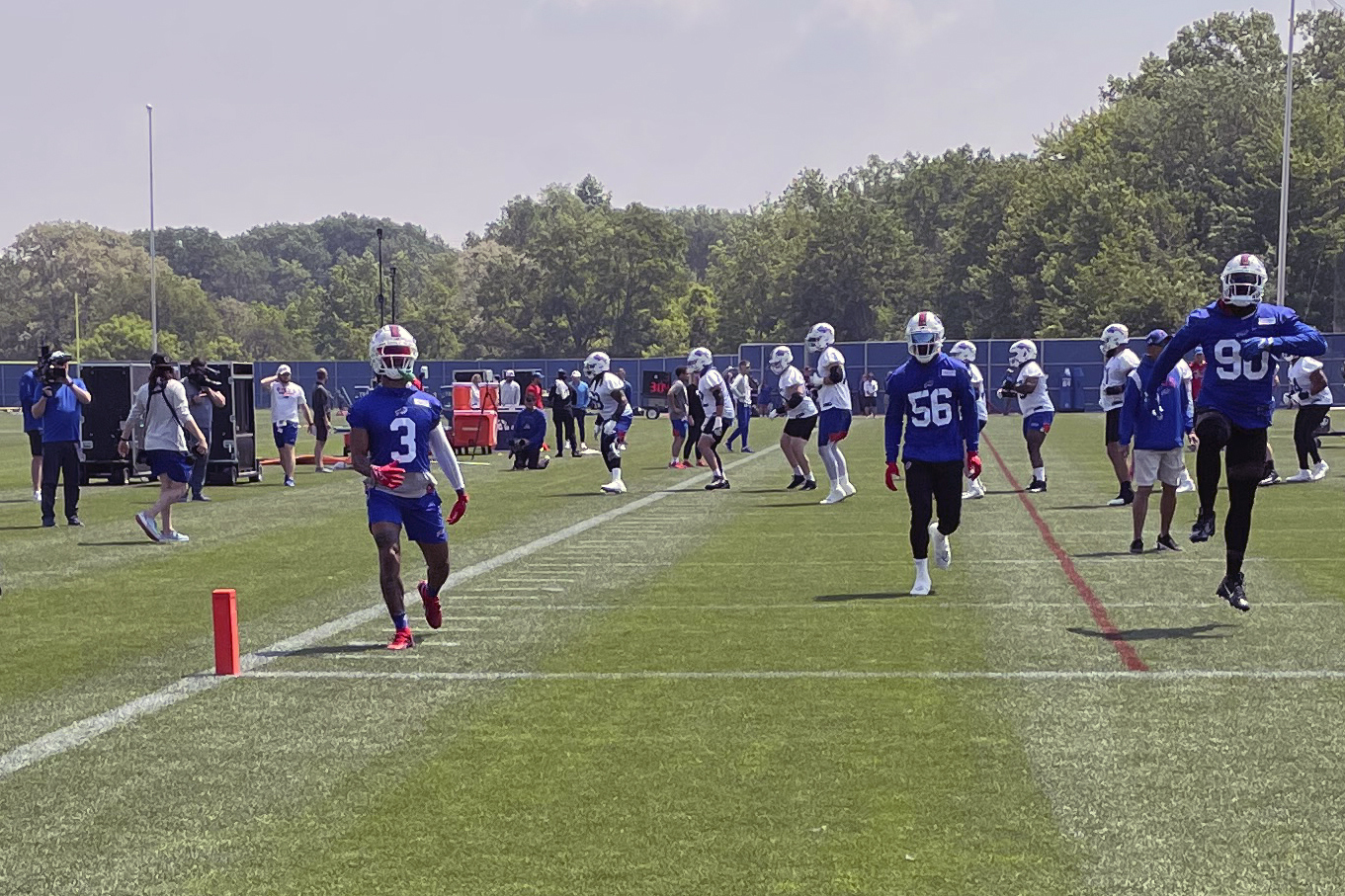 Buffalo Bills' Damar Hamlin (3) practices with the NFL football team Tuesday, June 6, 2023, in Orchard Park, N.Y.