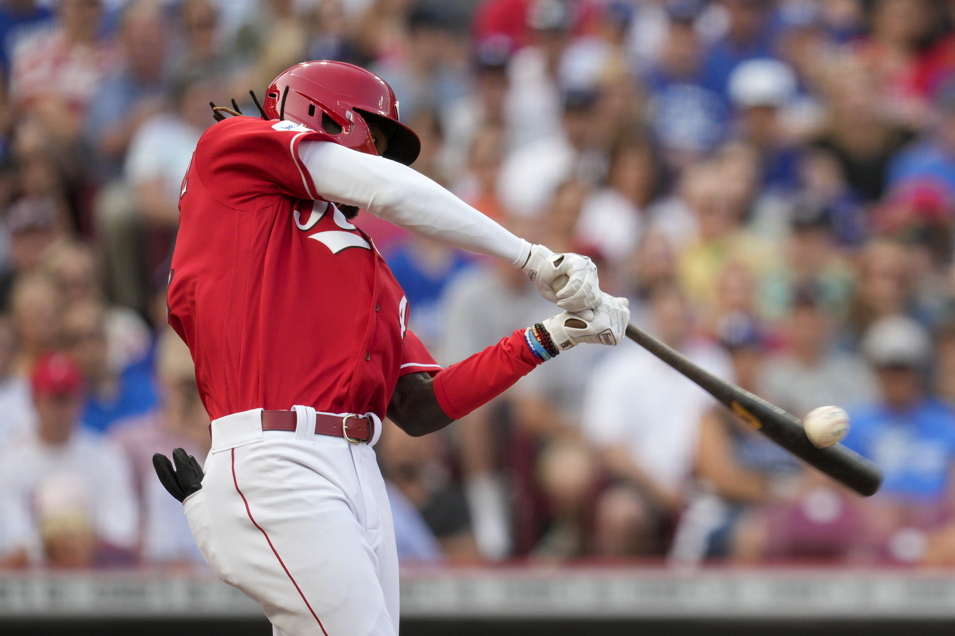 Cincinnati Reds' Elly De La Cruz hits a two-run home run against the Los Angeles Dodgers during the first inning of a baseball game in Cincinnati, Wednesday, June 7, 2023.