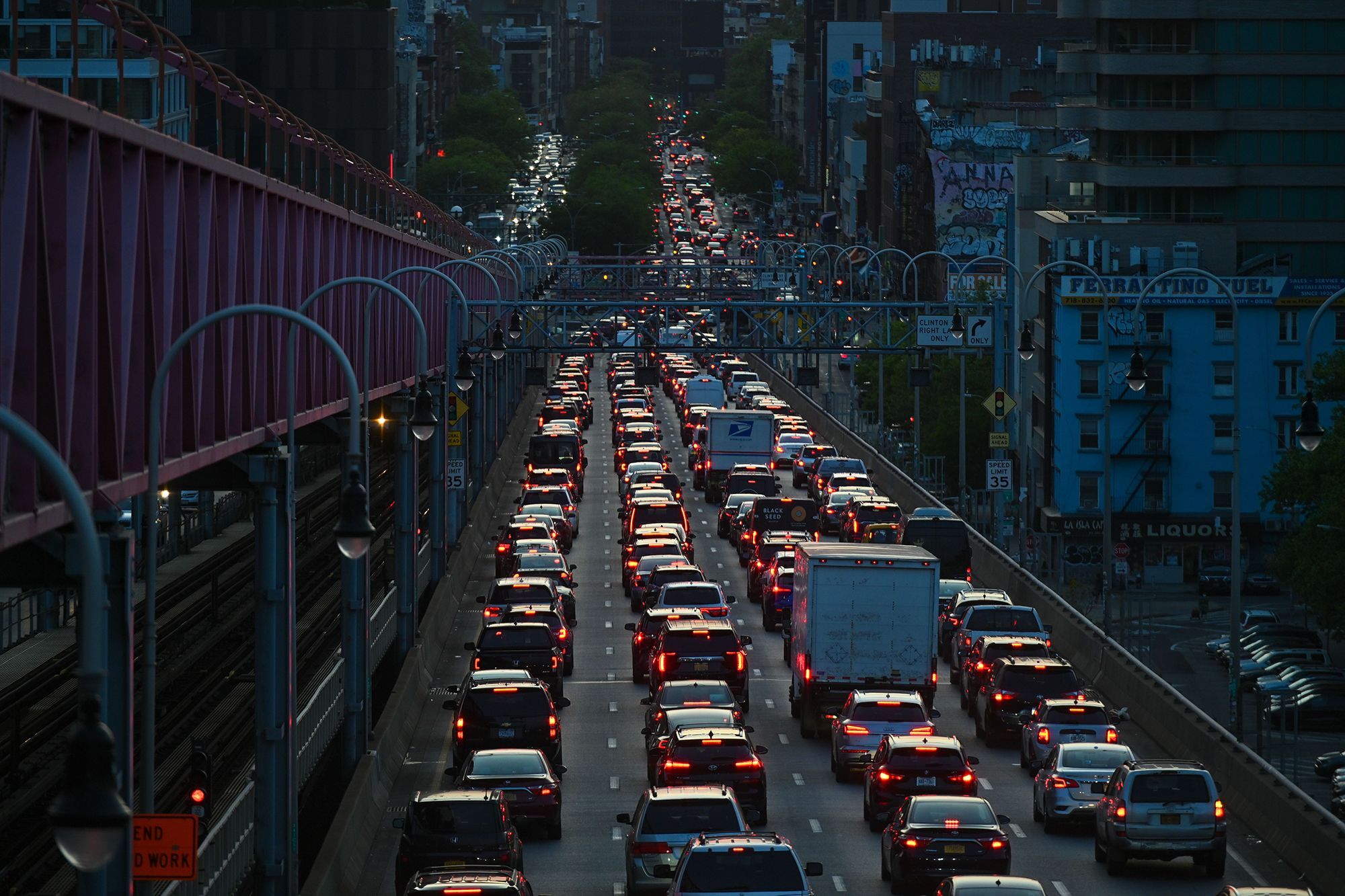 Vehicles sit in traffic while exiting the Williamsburg Bridge on May 10 in New York City.