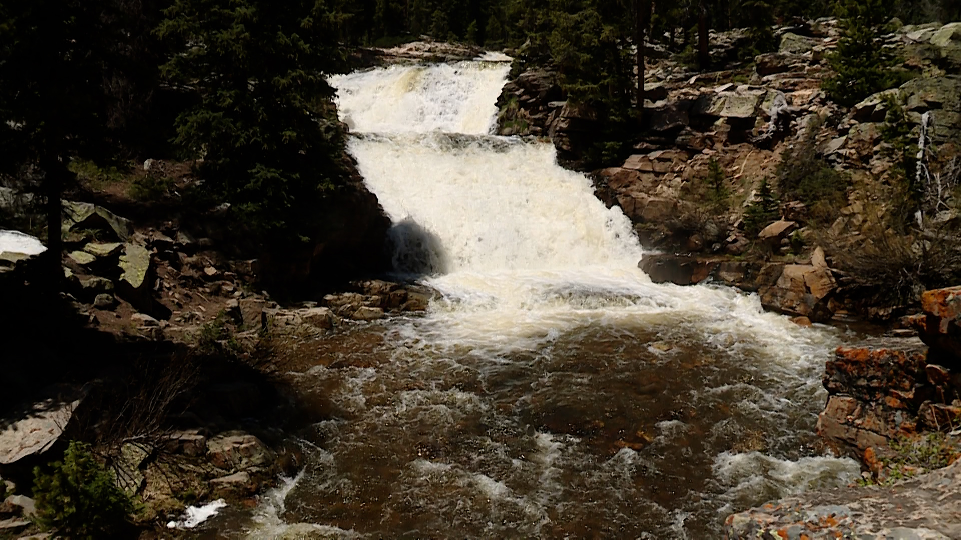 The popular Mirror Lake Highway officially opened this week. Lots of Utahns made the drive up on this first weekend and saw something you don't normally see this late in the year.