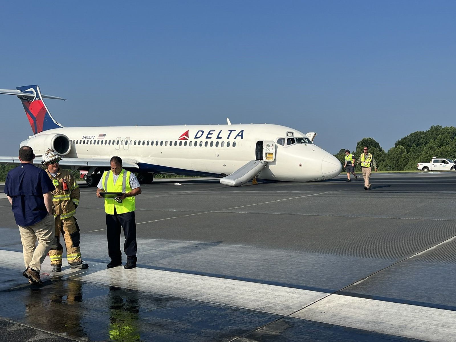 A Delta flight landed without its nose landing gear on Wednesday morning in Charlotte.