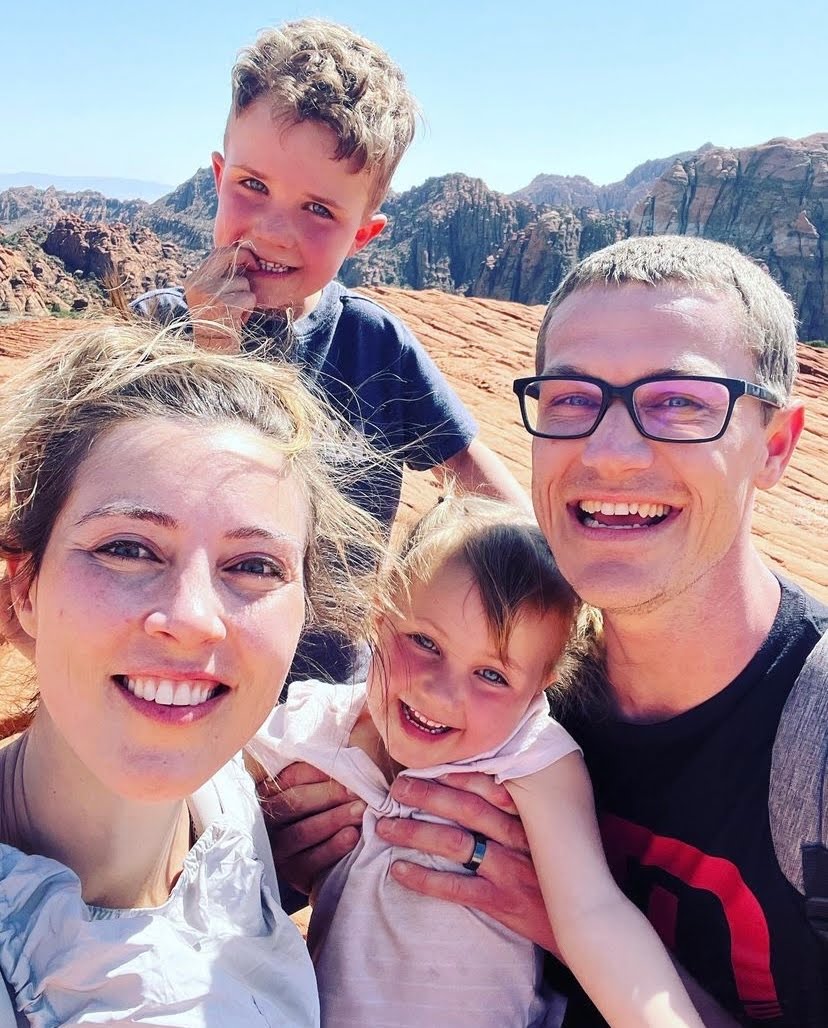 Kyley Hansen with his family.