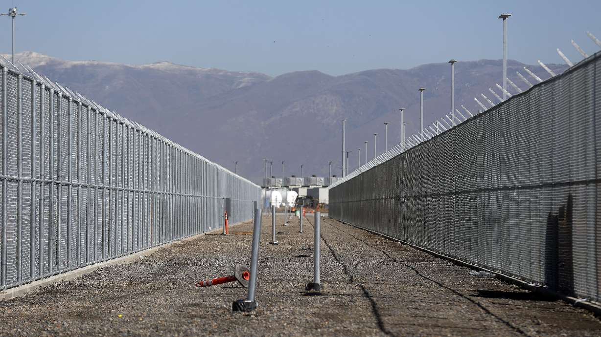 A Murray woman serving time in the Utah State Prison for stabbing her ex-boyfriend to death in 2004 is now seeking parole.