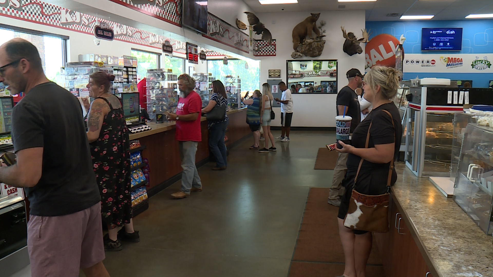 A $1 billion jackpot has Utahns headed across the state line to cure their Powerball fever.