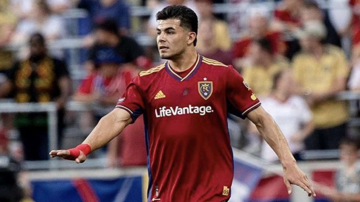 Brayan Vera looks to calm the game down against Monterrey at America First Field.