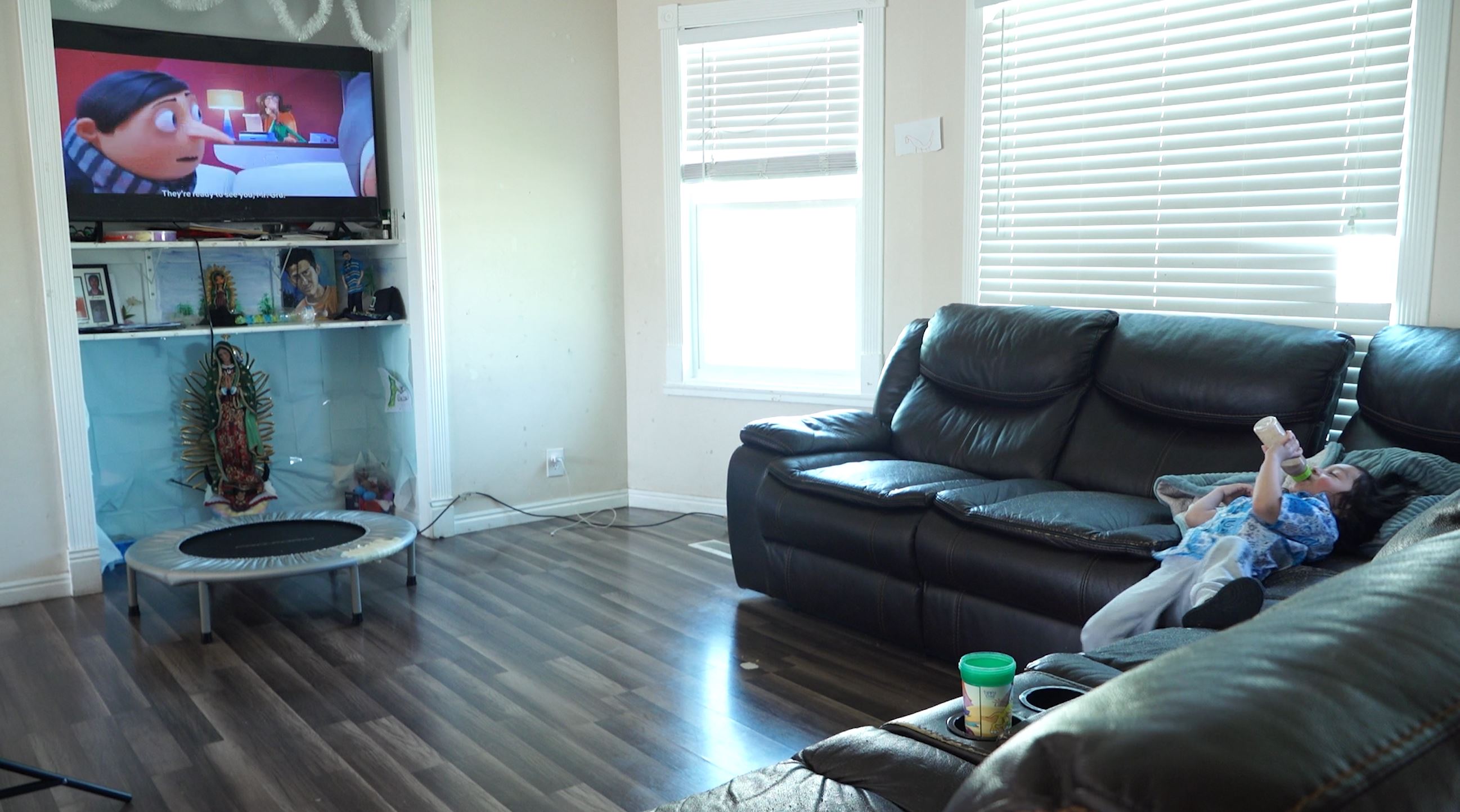 Four-year-old Kaden Alcantara watches TV while drinking milk. From an early age, Kaden’s mom noticed unusual behaviors in Kaden like an obsession with the same movies. It started to make sense when he was diagnosed with autism spectrum disorder.