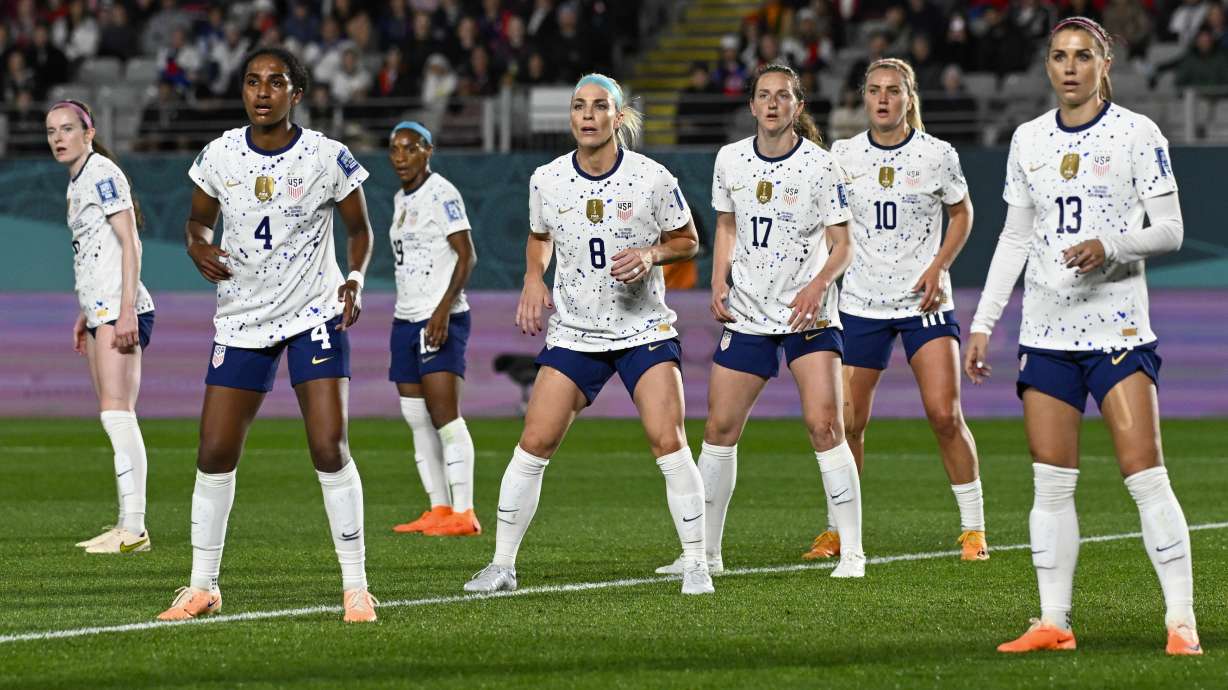 US players wait for a corner kick during the Women's World Cup Group E soccer match between Portugal and the United States at Eden Park in Auckland, New Zealand, Tuesday, Aug. 1, 2023.