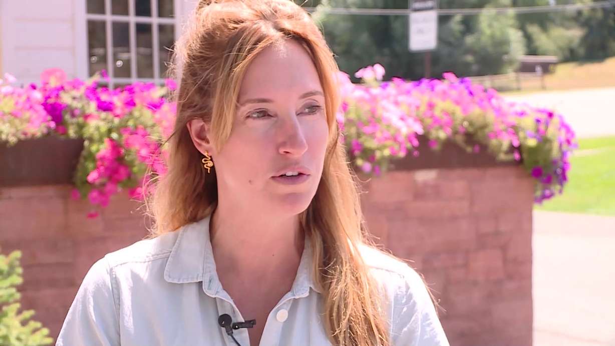 Sophy Kohler speaks with KSL-TV about her experience watching the presidential motorcade on Thursday.