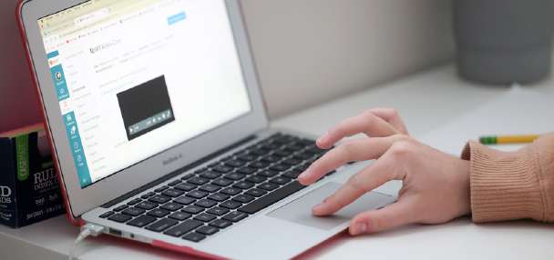 Top Business story anchor