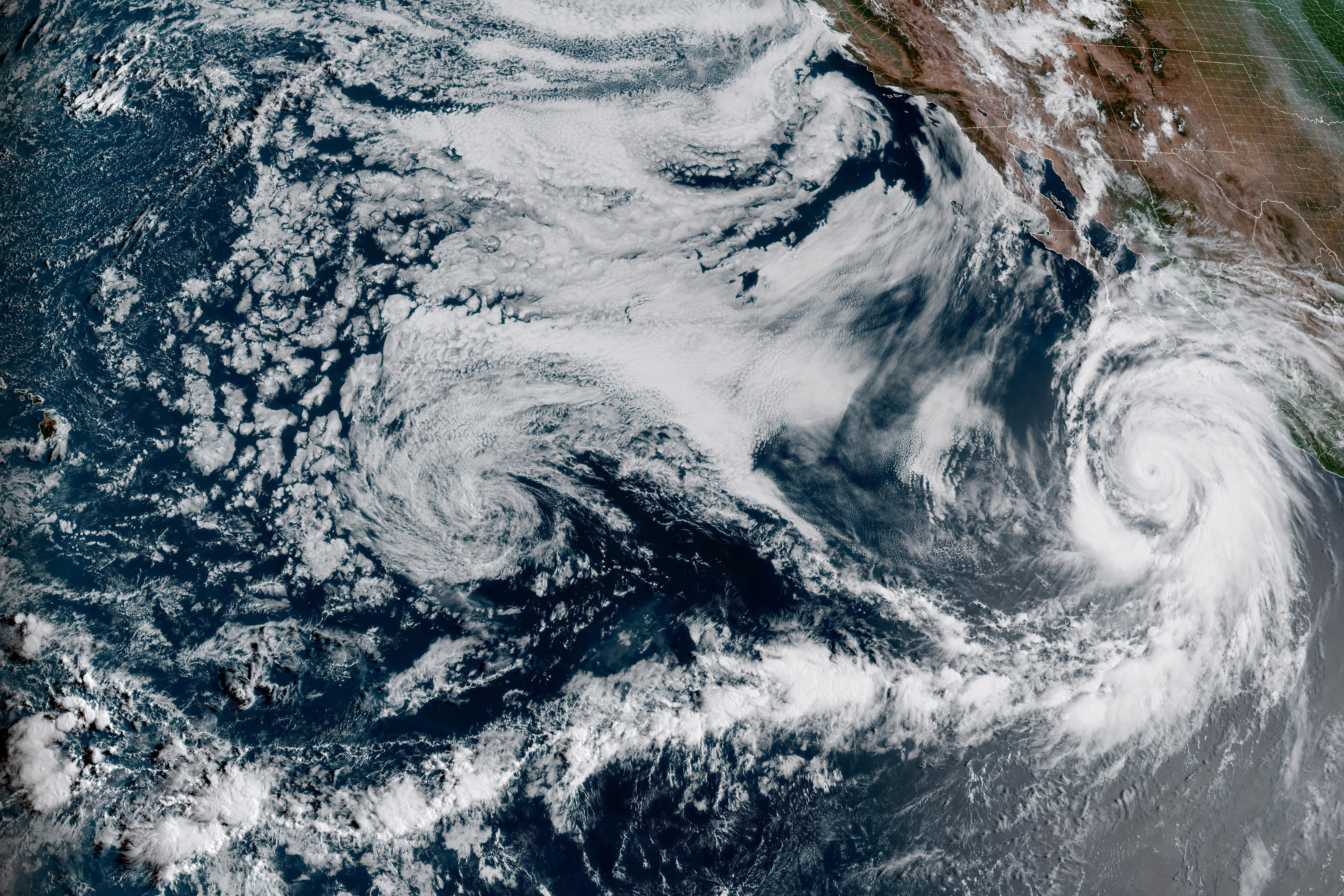 Hurricane Hilary threatens 'catastrophic and life-threatening' flooding in Mexico and California - Vimarsana News