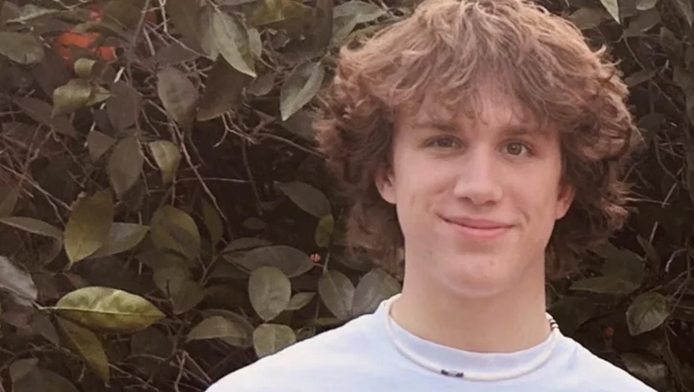 Corner Canyon High School students are banding together to honor the memory of their classmate Paxton Newell who died from brain cancer Tuesday.