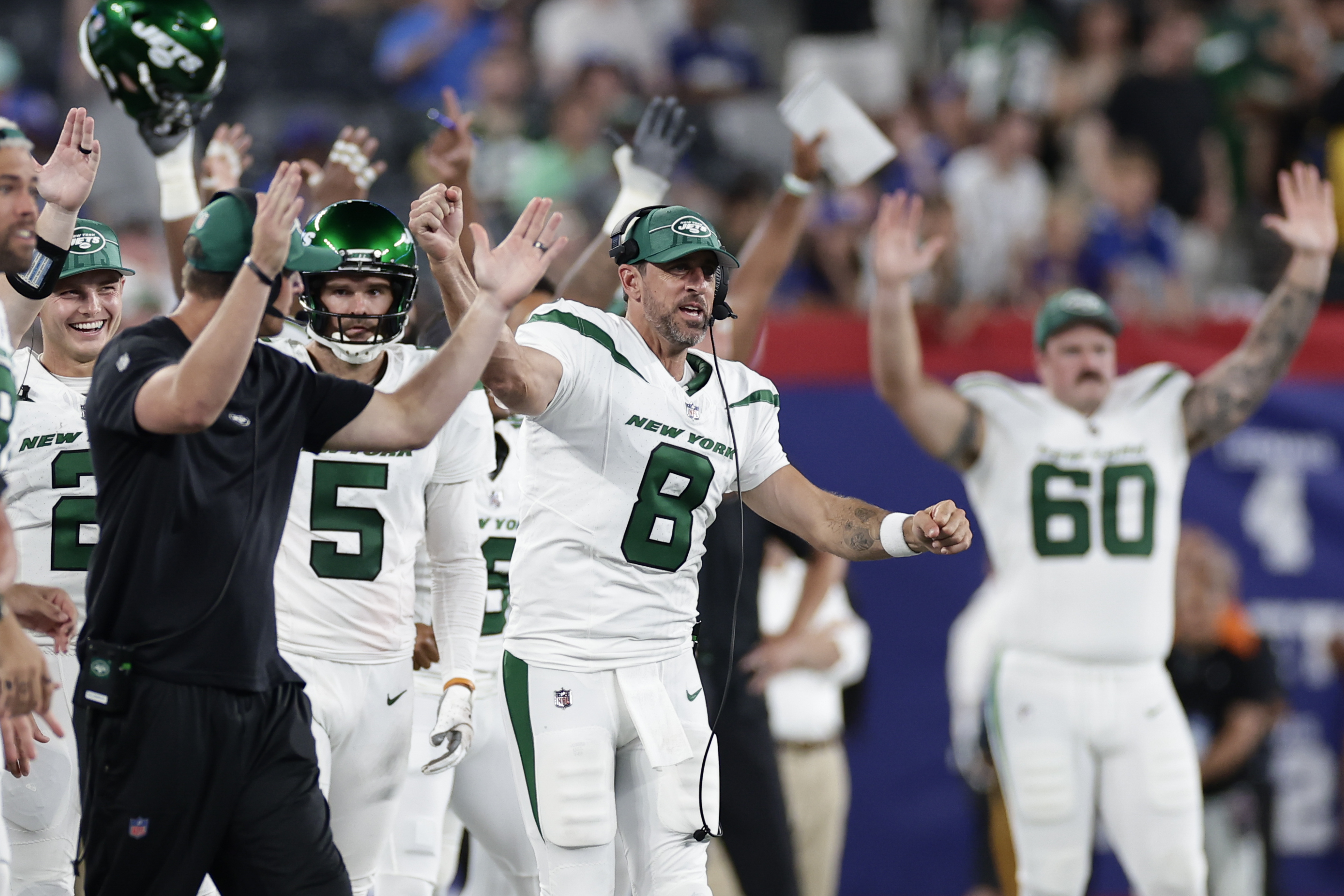 Aaron Rodgers throws first TD pass with the Jets in his second series vs.  Giants - ABC News