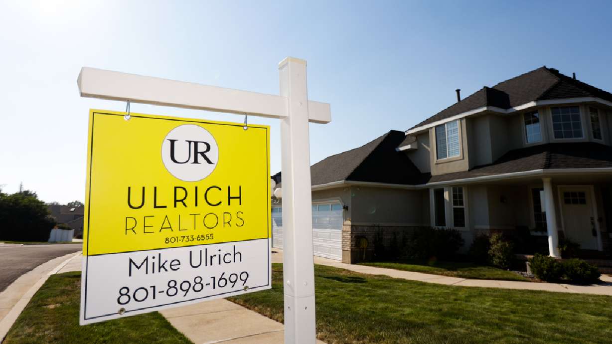 A new report by the National Association of Realtors found that more unmarried couples are buying homes together.