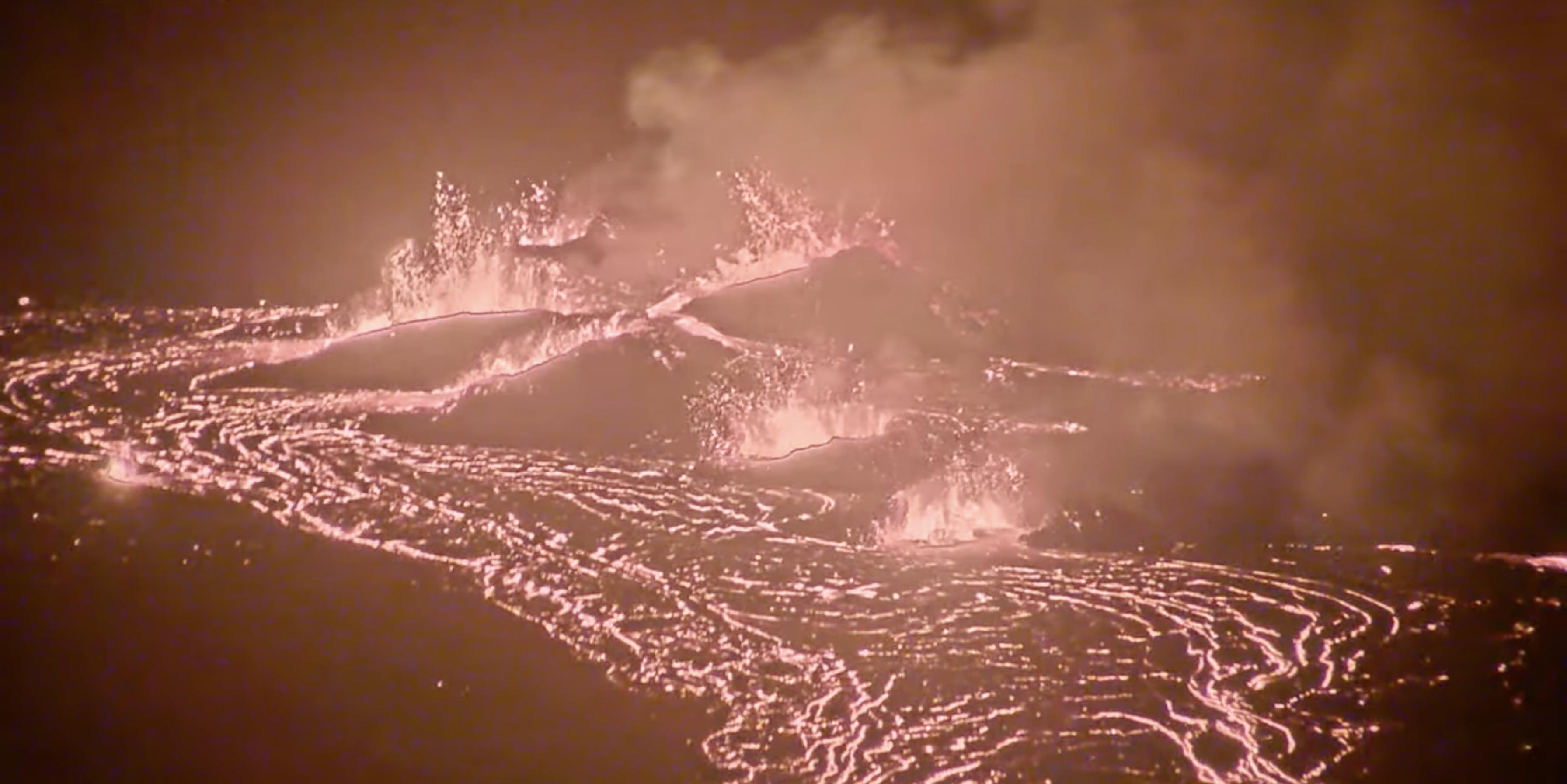 Have You Seen This? Watch Hawaii's Kilauea Volcano Erupt In Real Time ...