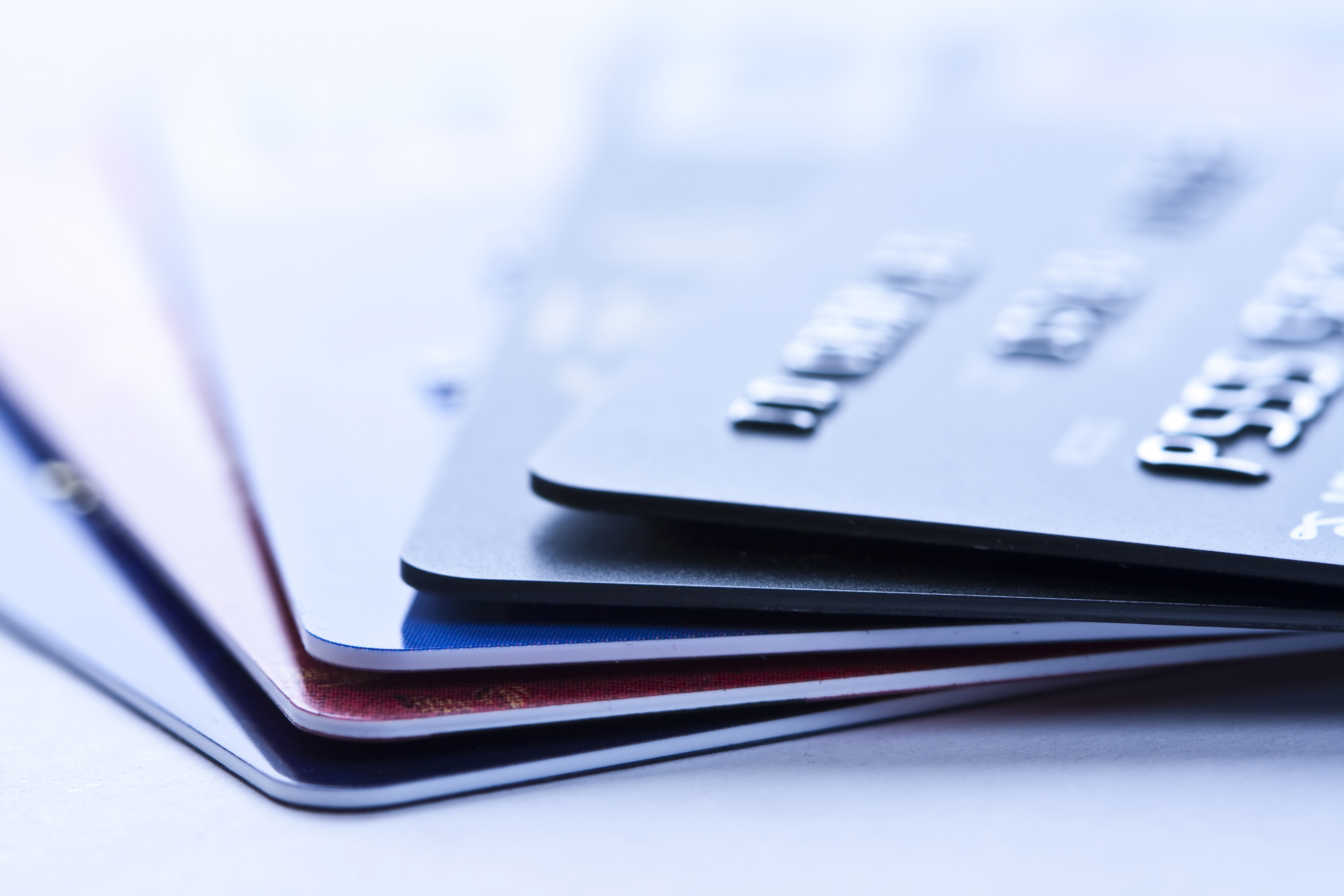 Pros and cons of being an authorized user on someone's credit card 