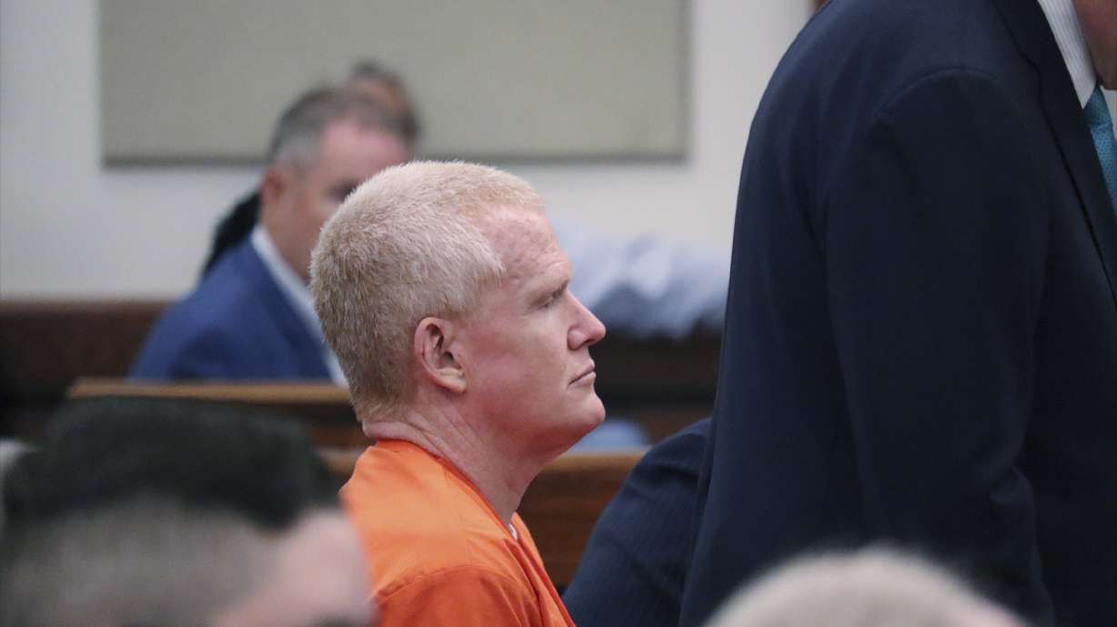 Disbarred attorney Alex Murdaugh arrives in court in Beaufort, S.C., Thursday. Murdaugh appeared publicly as a convicted murderer for the first time at the state court hearing regarding a slew of financial crimes he allegedly committed.