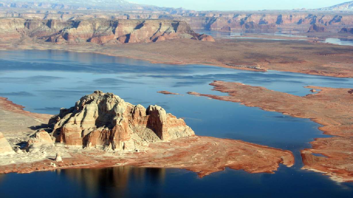 Own your own vacation home near stunning, spectacular Lake Powell