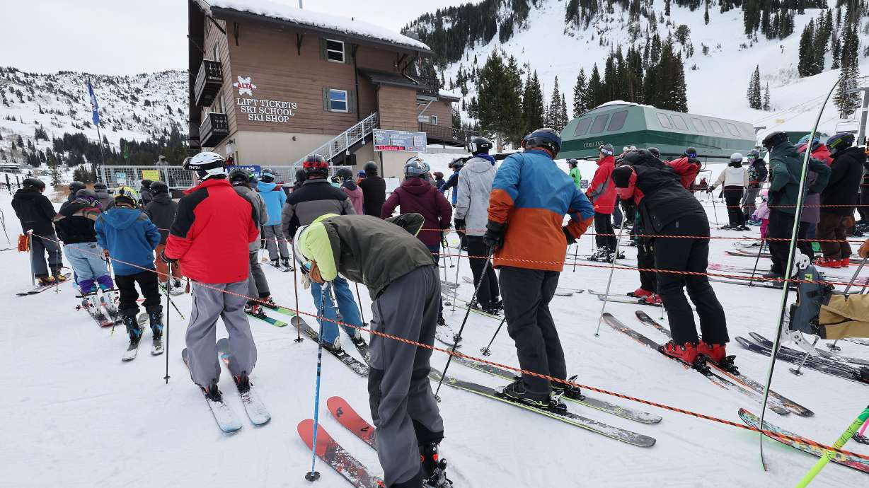 Skiers wait in line at Alta Ski Area in Little Cottonwood Canyon on Nov. 26, 2022. The Old Farmer's Almanac predicts a snowy "winter wonderland" in Utah for 2023-24 despite El Niño conditions.