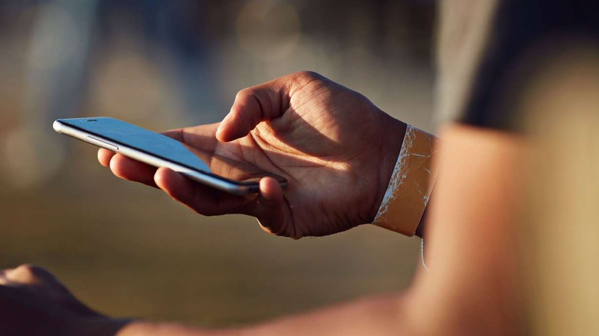 The federal government said it would conduct on Wednesday afternoon a nationwide test of its Emergency Alert System and Wireless Emergency Alerts.