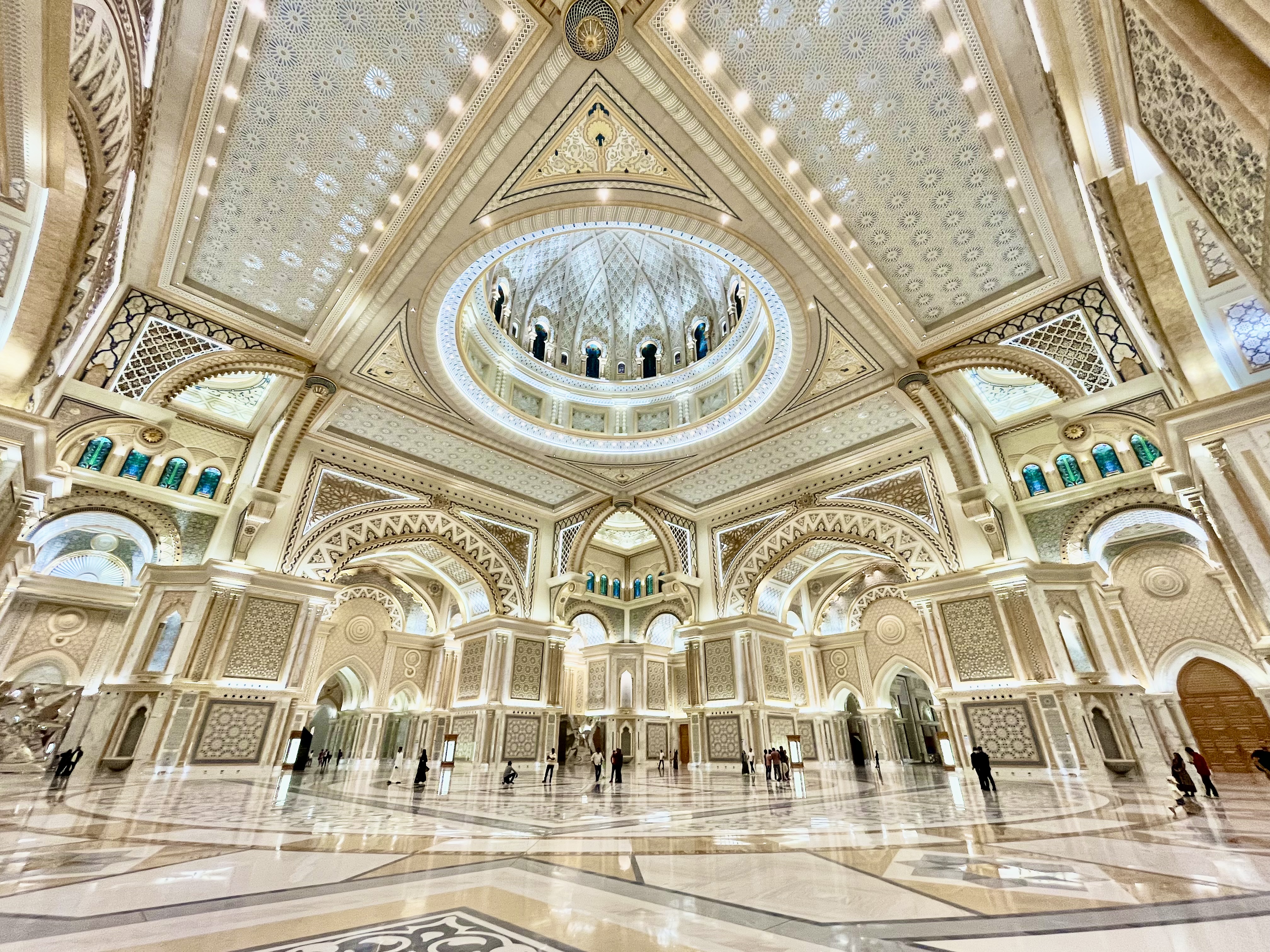 Dubai tour offers Middle East wonders at a surprisingly affordable rate