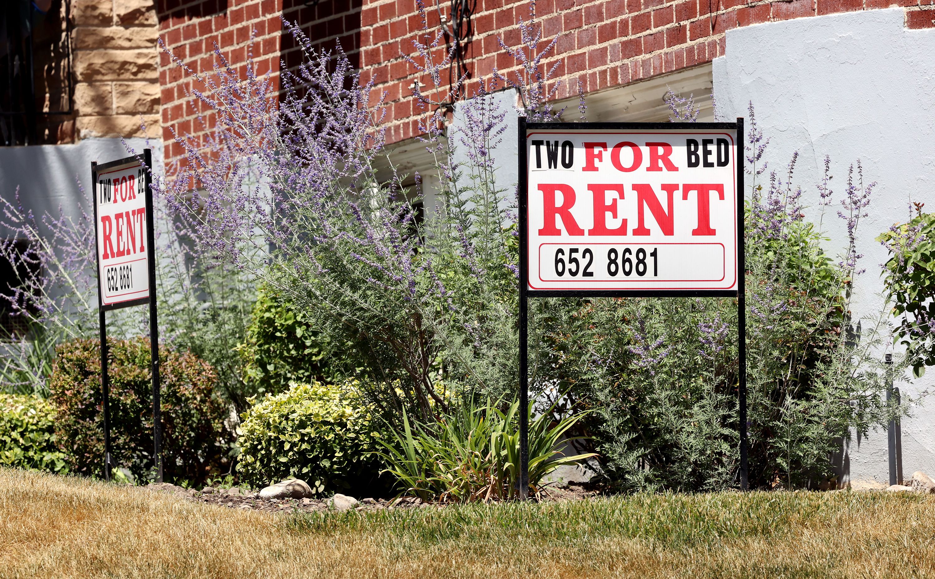 As an already sluggish U.S. housing market takes a nosedive into what's expected to be an even chillier fall market than usual, more would-be buyers are pulling back and renting instead.