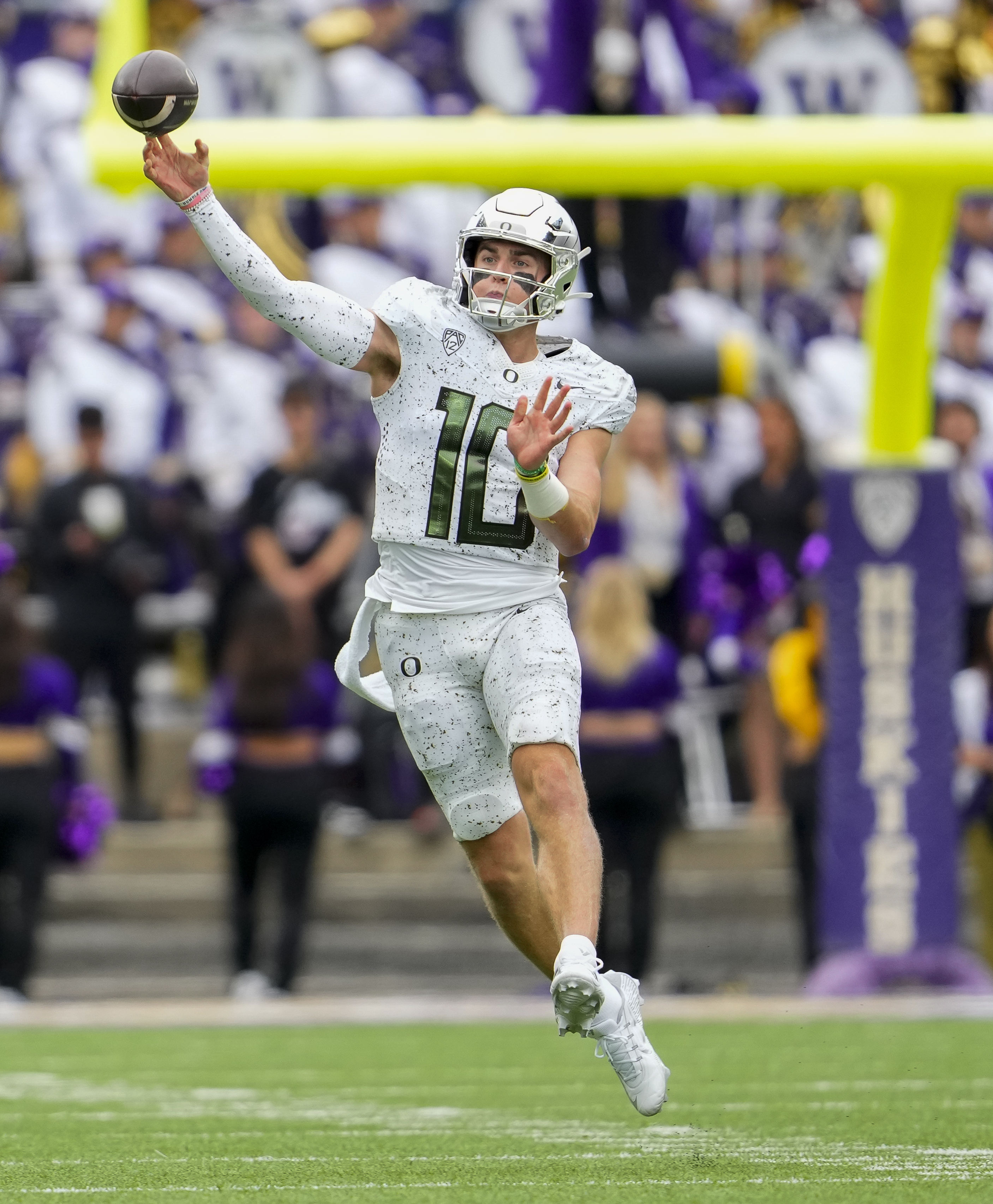 Oregon quarterback Bo Nix throws against Washington during the first half of an NCAA college football game, Saturday, Oct. 14, 2023, in Seattle.