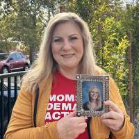 Utahns plant daffodils for 456 people killed by gun violence last year