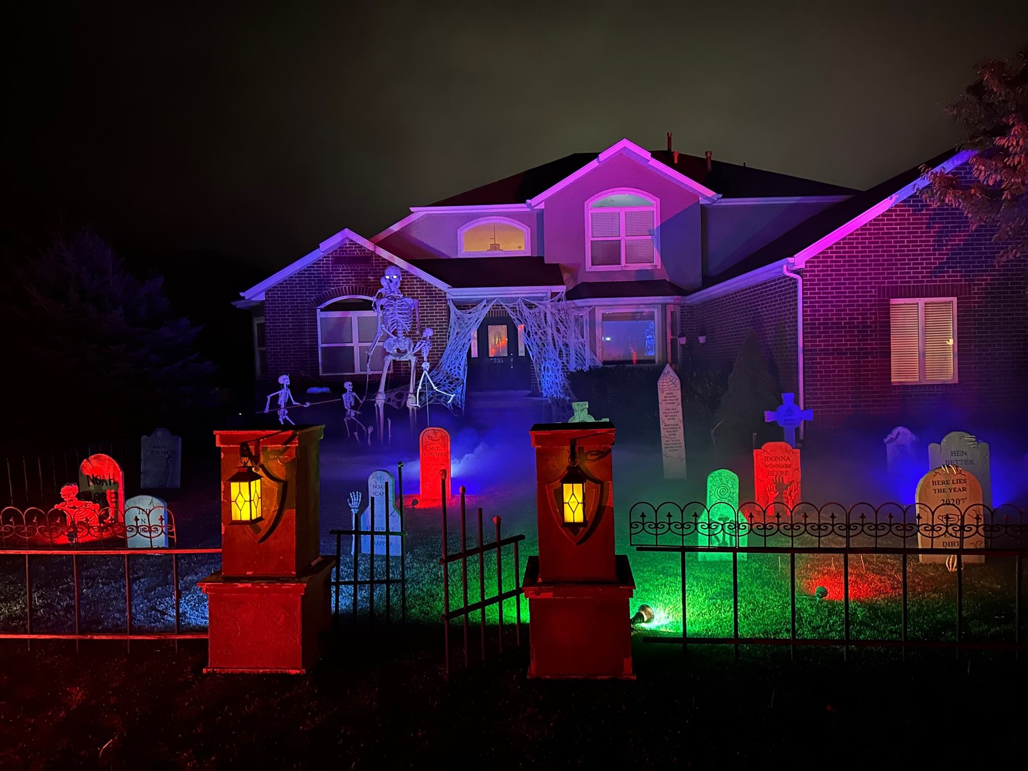 Map shows off Pittsburgh-area homes with spooky Halloween decorations - CBS  Pittsburgh