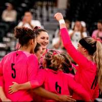 Utah Valley women's volleyball sweeps Abilene Christian 3-0 on Barbie night