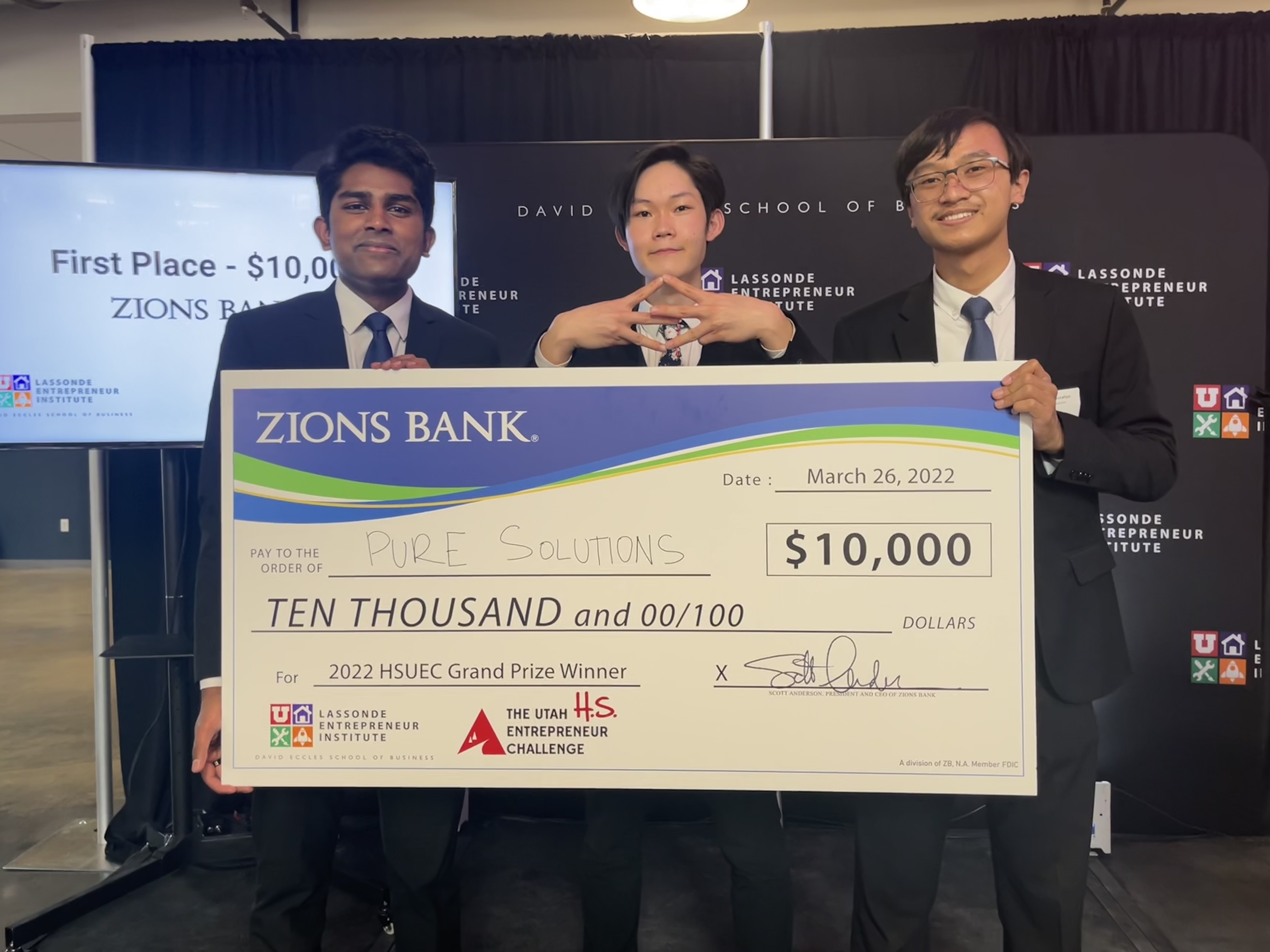 Vivek Anandh, left, and Adrian Sucahyo, right, won first prize at Lassonde Entrepreneur Institute's High School Entrepreneurship Challenge in 2022.