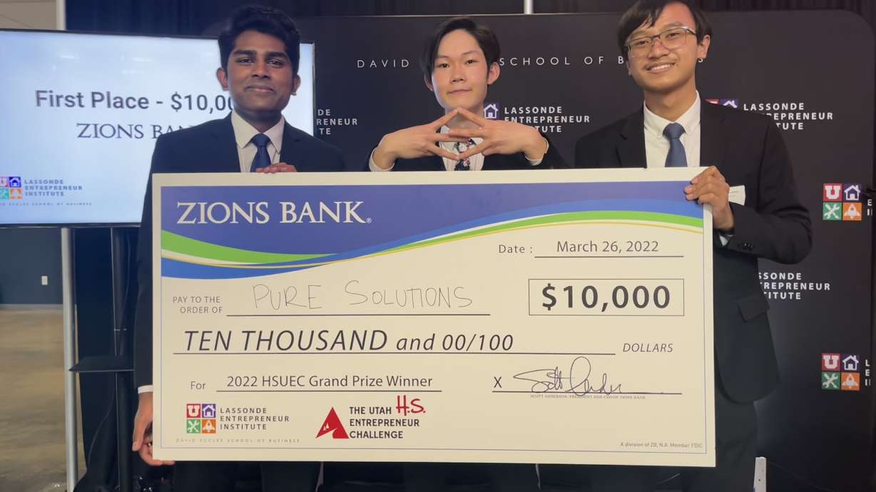 Vivek Anandh, left, and Adrian Sucahyo, right, won first prize at Lassonde Entrepreneur Institute's High School Entrepreneurship Challenge in 2022.