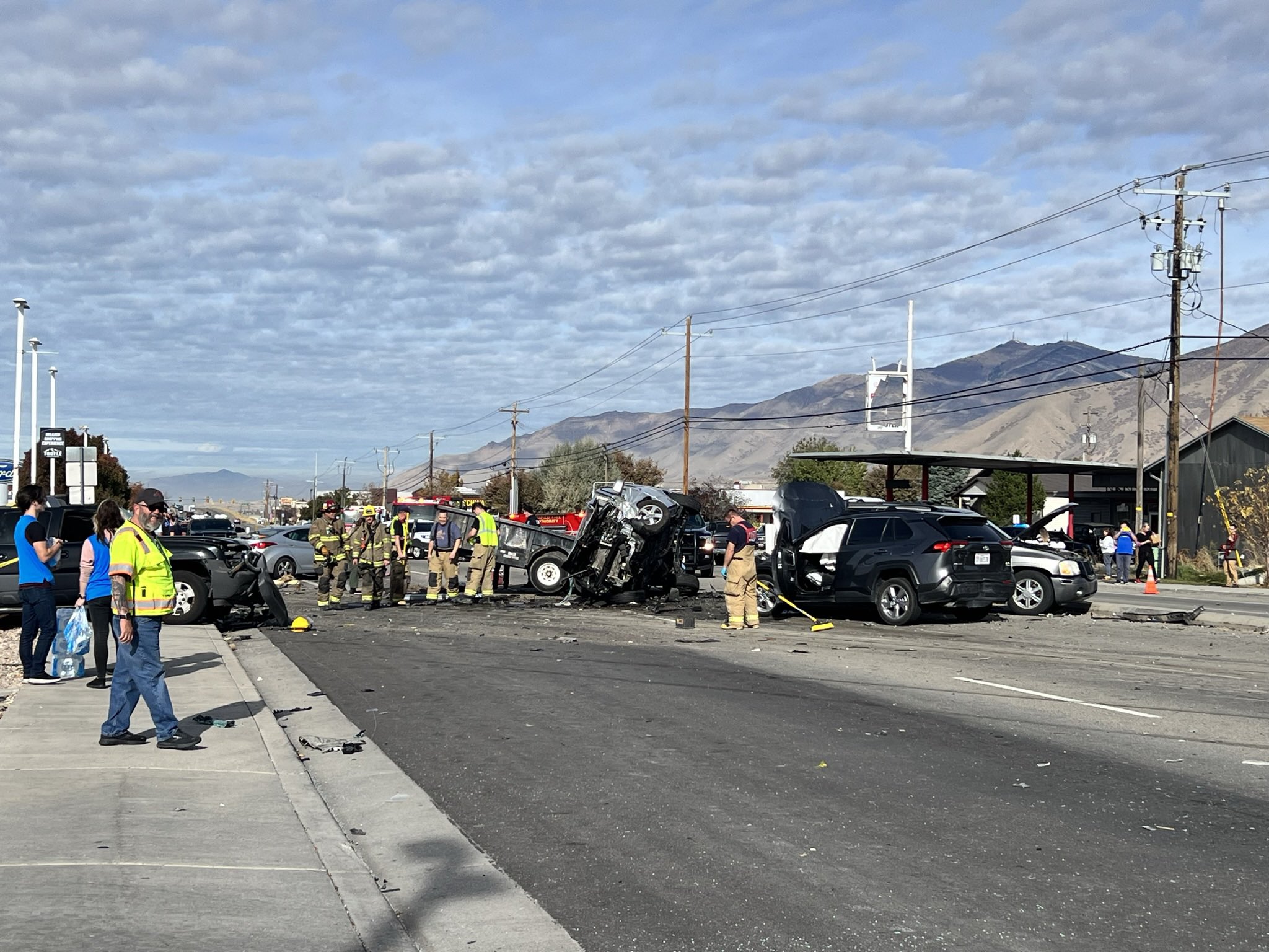 Tooele police continue investigation into semi crash that damaged 33  vehicles