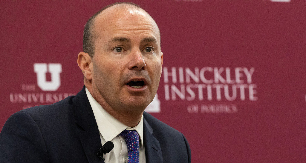 Utah Sen. Mike Lee speaks at the University of Utah campus in Salt Lake City on Aug. 22. A bipartisan team of U.S. lawmakers has introduced new legislation intended to curb the FBI's sweeping surveillance powers.