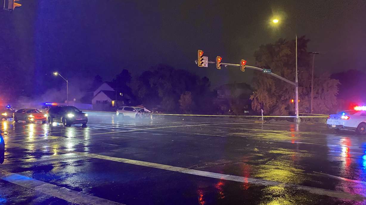 Three people were injured when a car ran a red light in Taylorsville Tuesday evening.