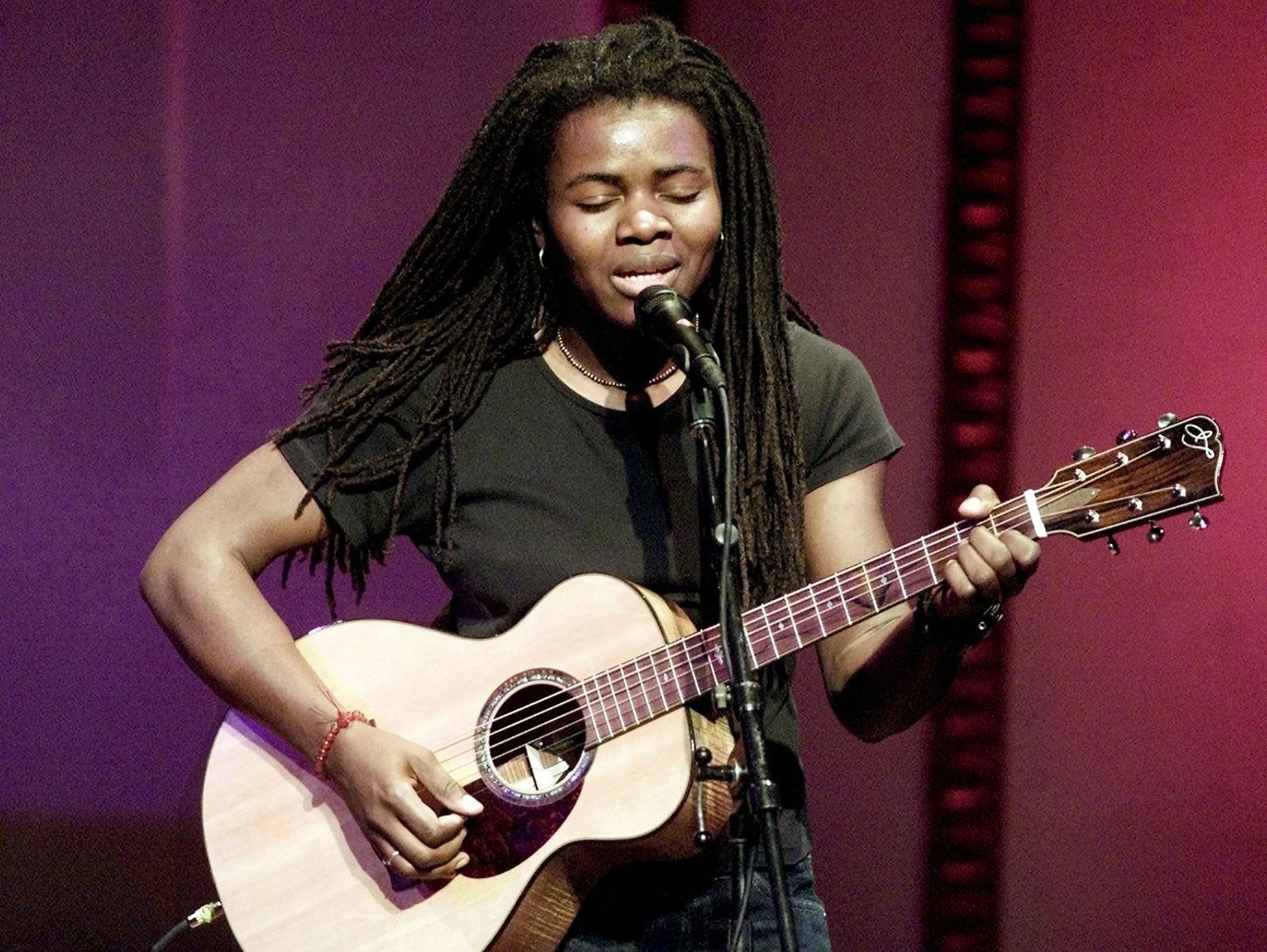Tracy Chapman performing in New York in 2001. Chapman continues to make history with her 1988 hit “Fast Car” after winning song of the year at Wednesday’s Country Music Awards.