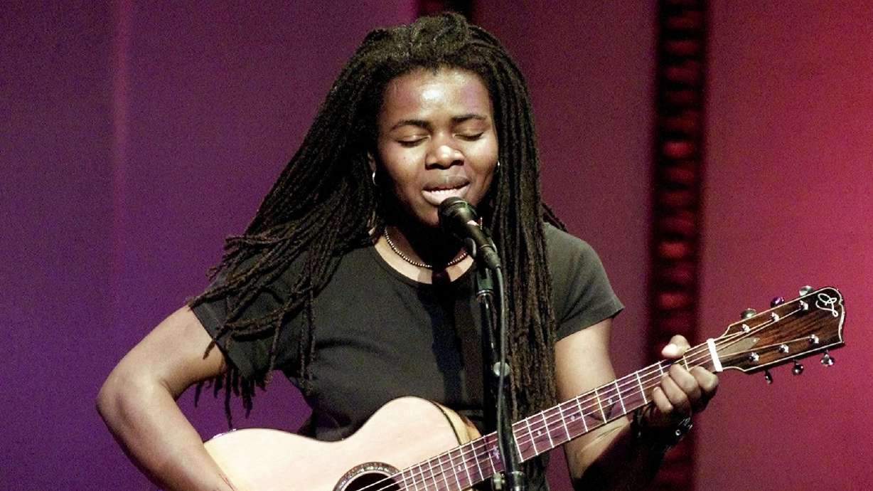 Tracy Chapman performing in New York in 2001. Chapman continues to make history with her 1988 hit “Fast Car” after winning song of the year at Wednesday’s Country Music Awards.