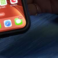 Majority of Americans, especially women, feel overwhelmed by group texts