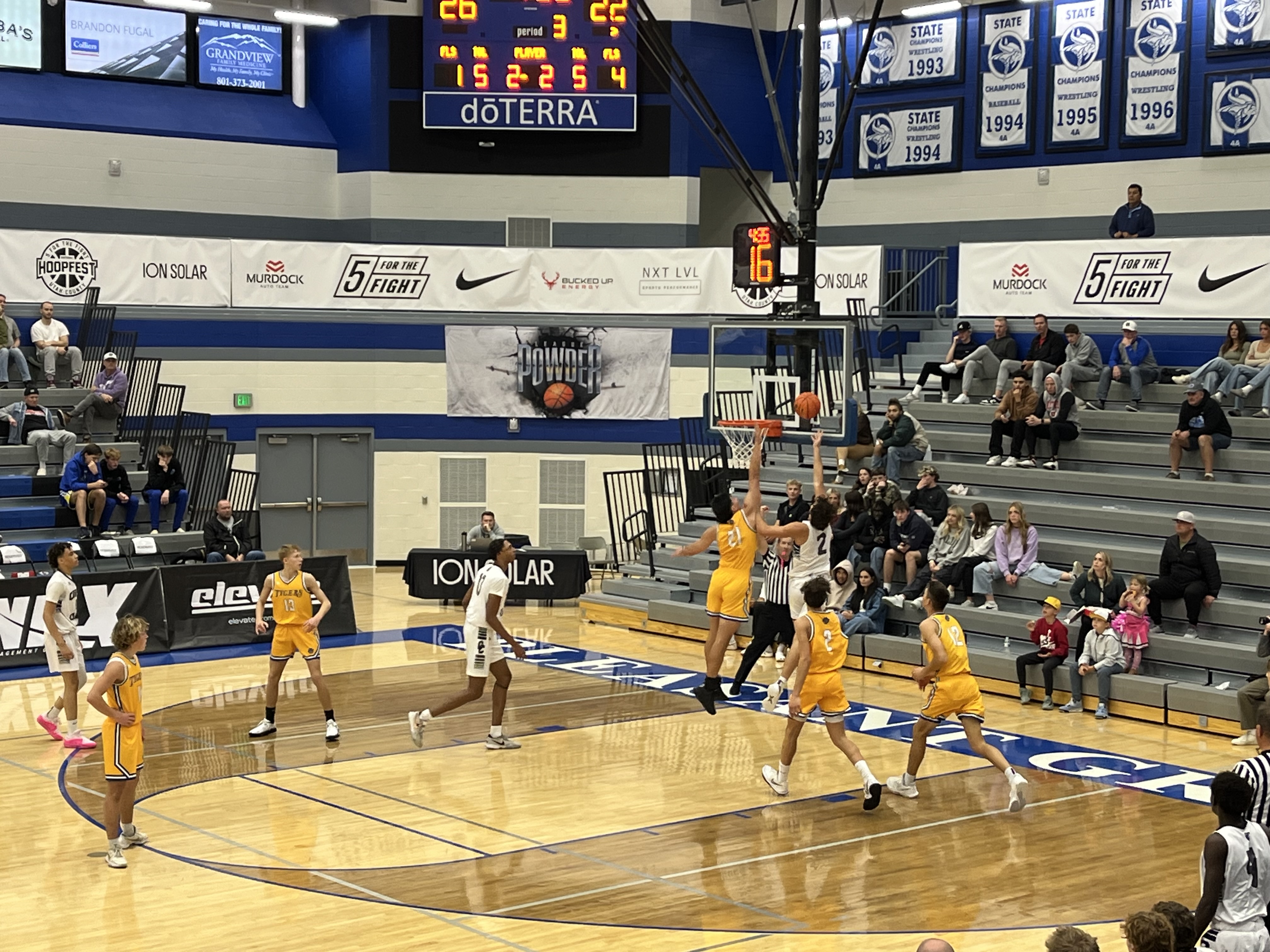 Tight 4th quarter leans in favor of Corner Canyon in 55-47 win over Orem