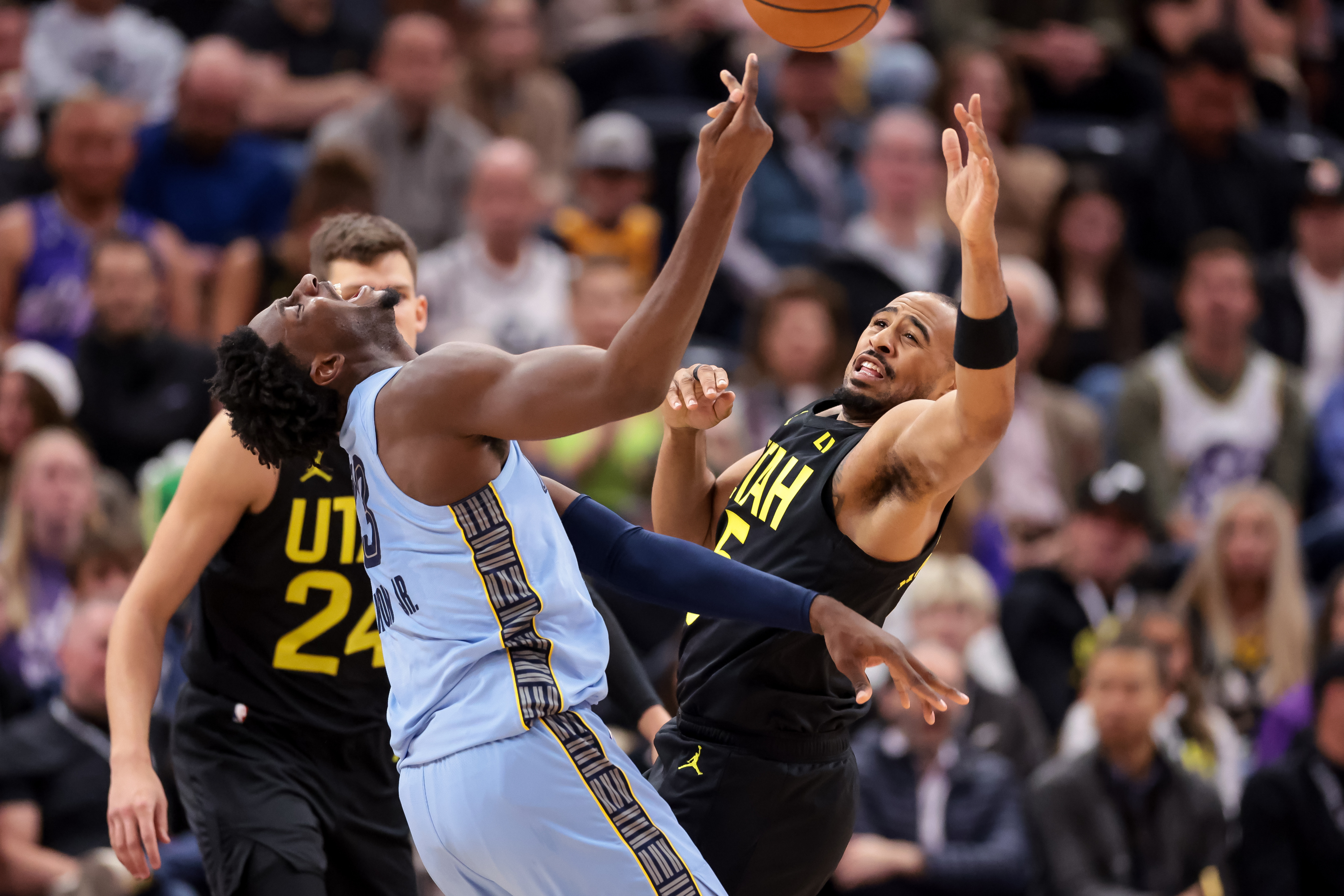 Jazz's road woes continue in rout by lowly Grizzlies